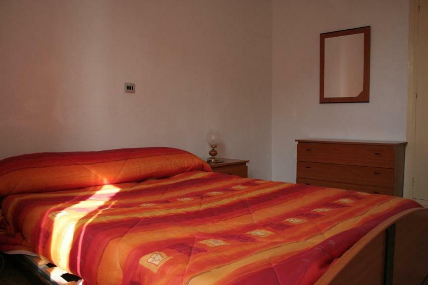Apartamento Primera Línea De Playa, 3 Habitaciones, Terraza Sobre El Mar, 4º Sin Ascensor Motril