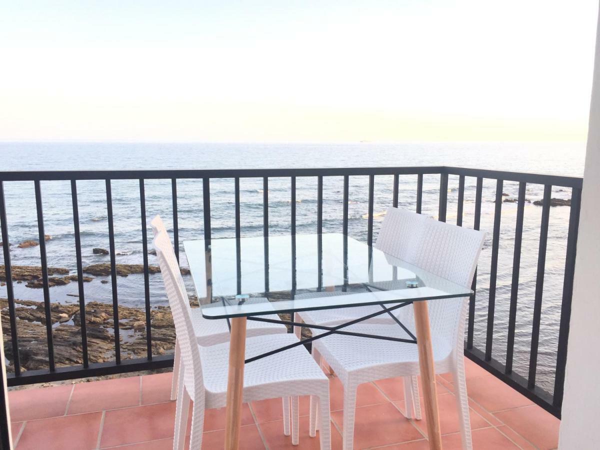 Balcon Del Mar, First Line Of The