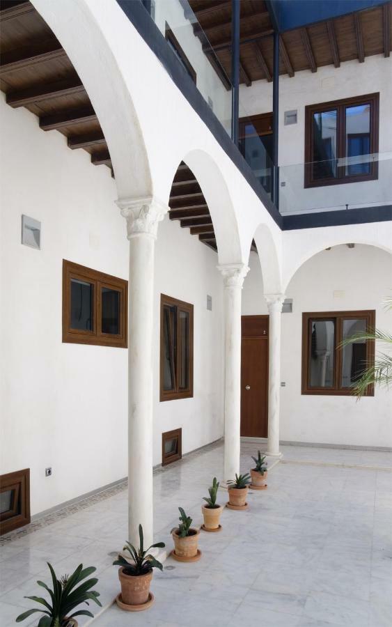 Bustos Tavera Apartment *