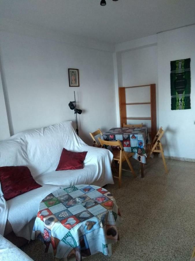 Apartamento Primera Línea De Playa, 3 Habitaciones, Terraza Sobre El Mar, 4º Sin Ascensor Motril