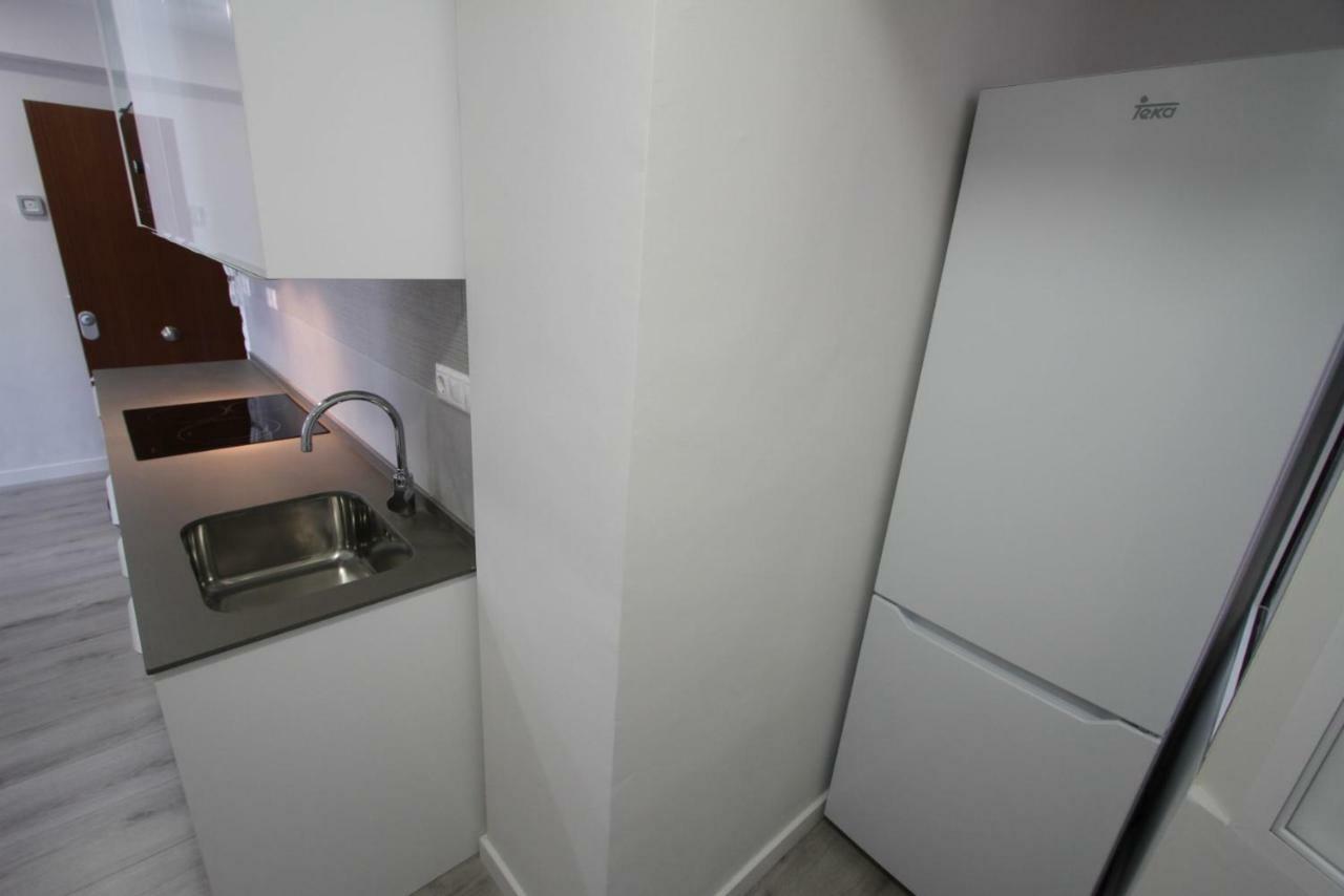 Carrer De Victoria Dels Angels, 11 Apartment *