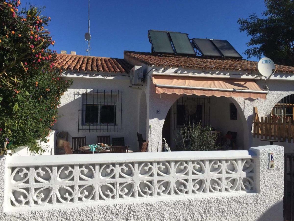 Los Albatros Chalet Con Piscina Сasa de vacaciones