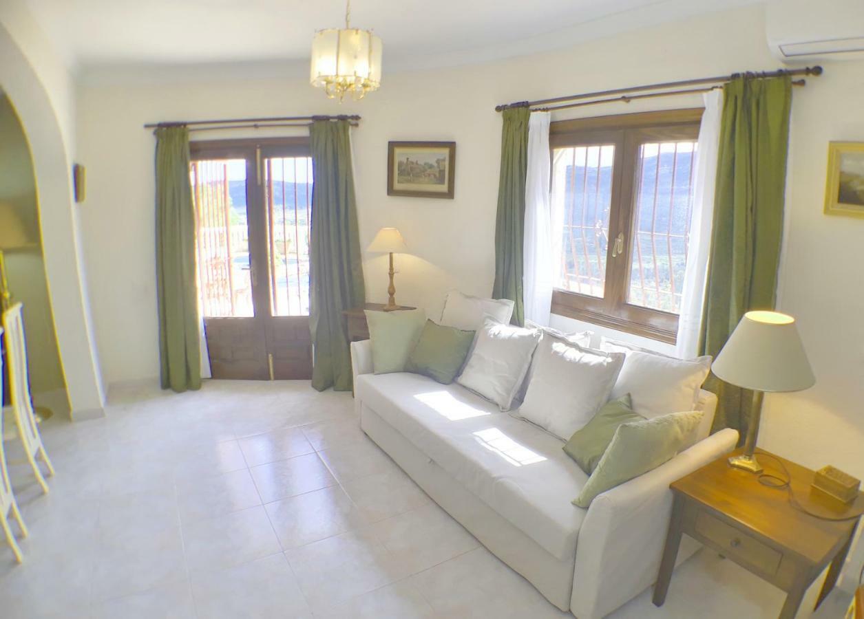 Romana Mountainside In Alcalali, Jalon Valley Apartment
