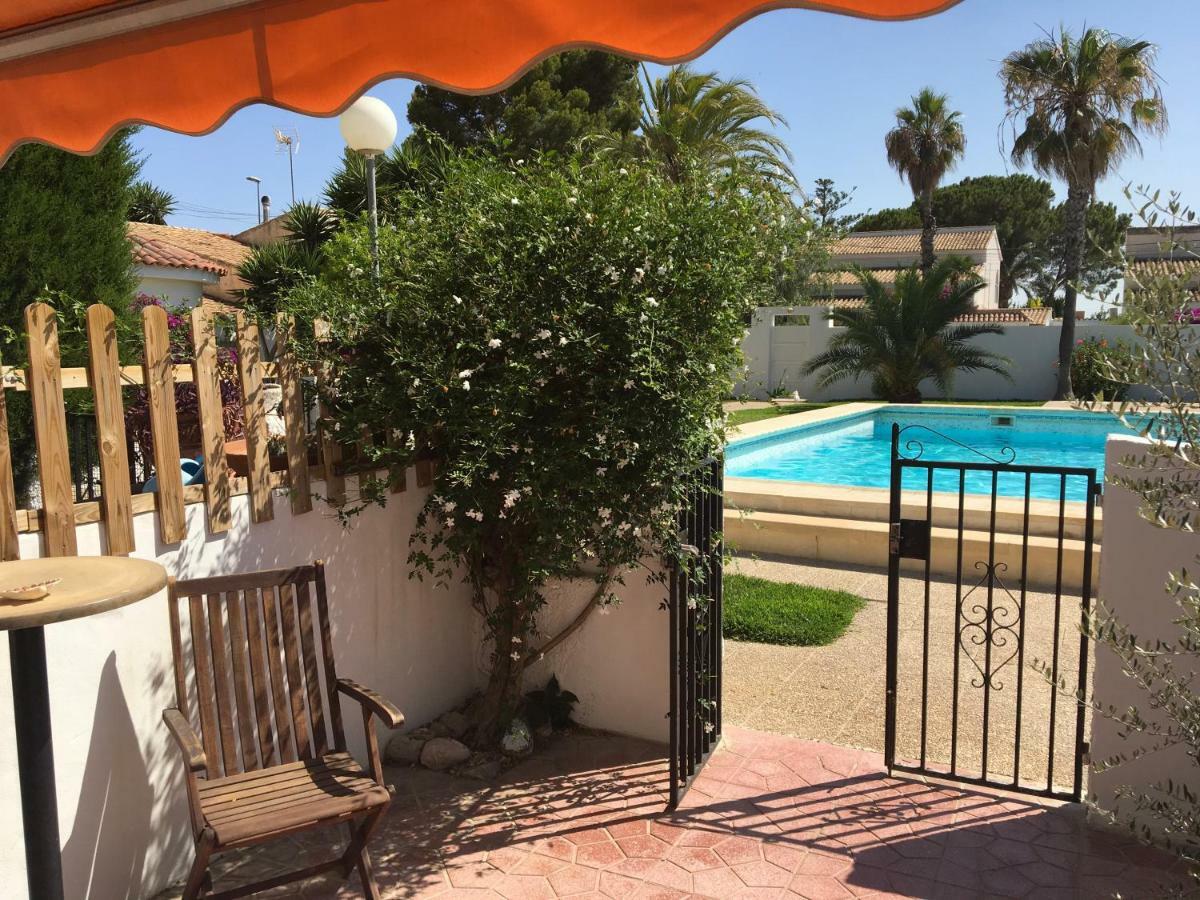 Сasa de vacaciones Los Albatros Chalet Con Piscina *