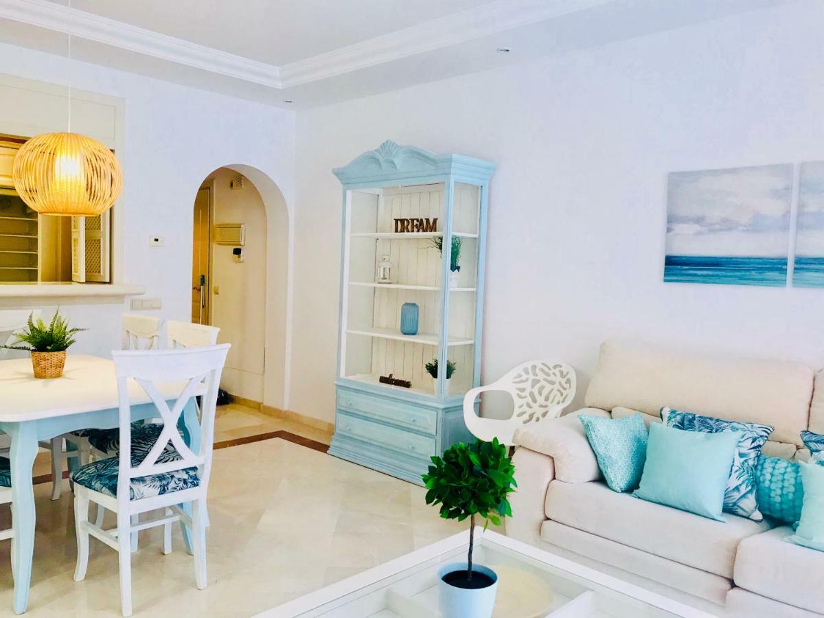 Beachside In Apartment *
