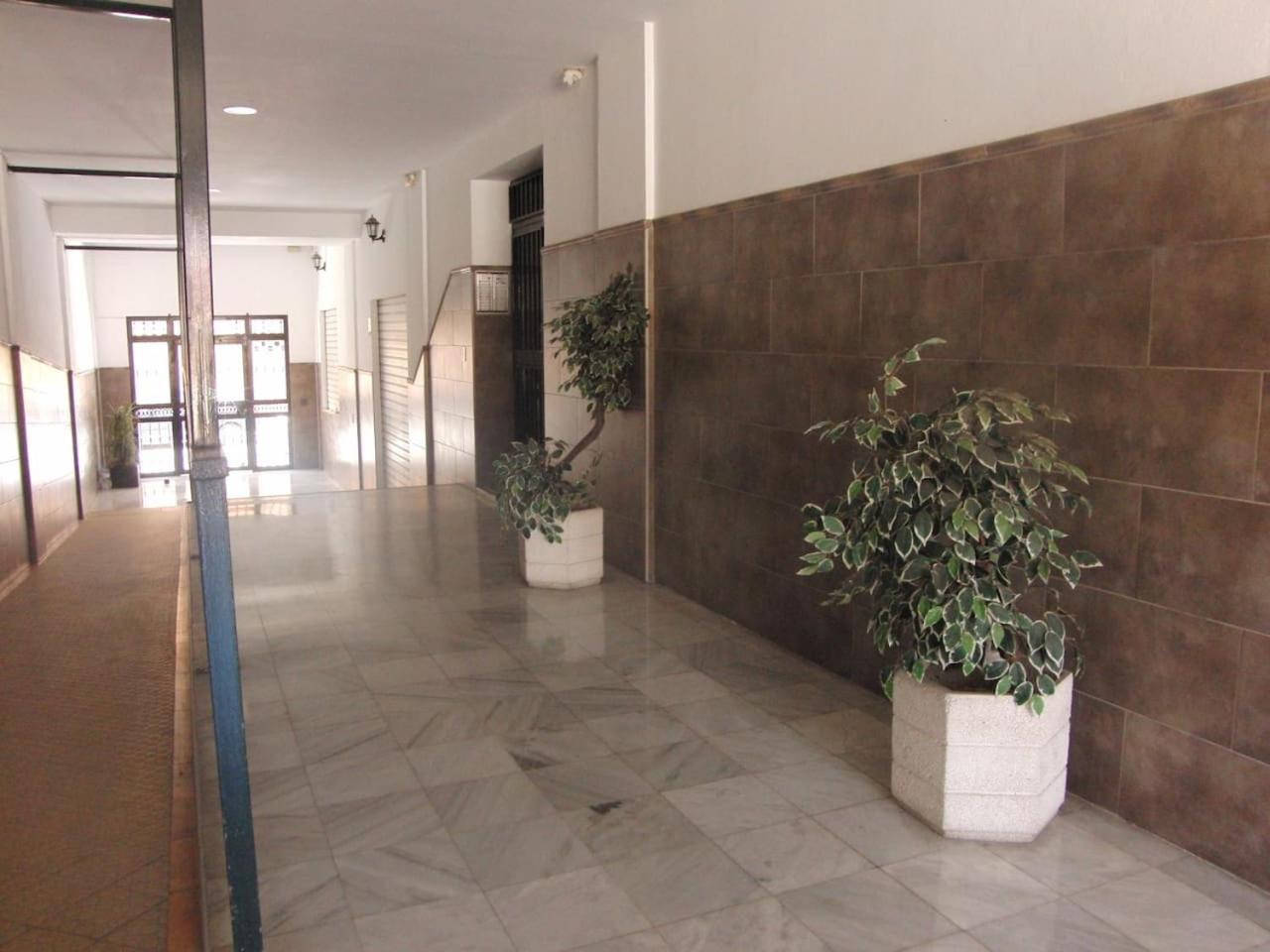 Junto A El Corte Inglés 3