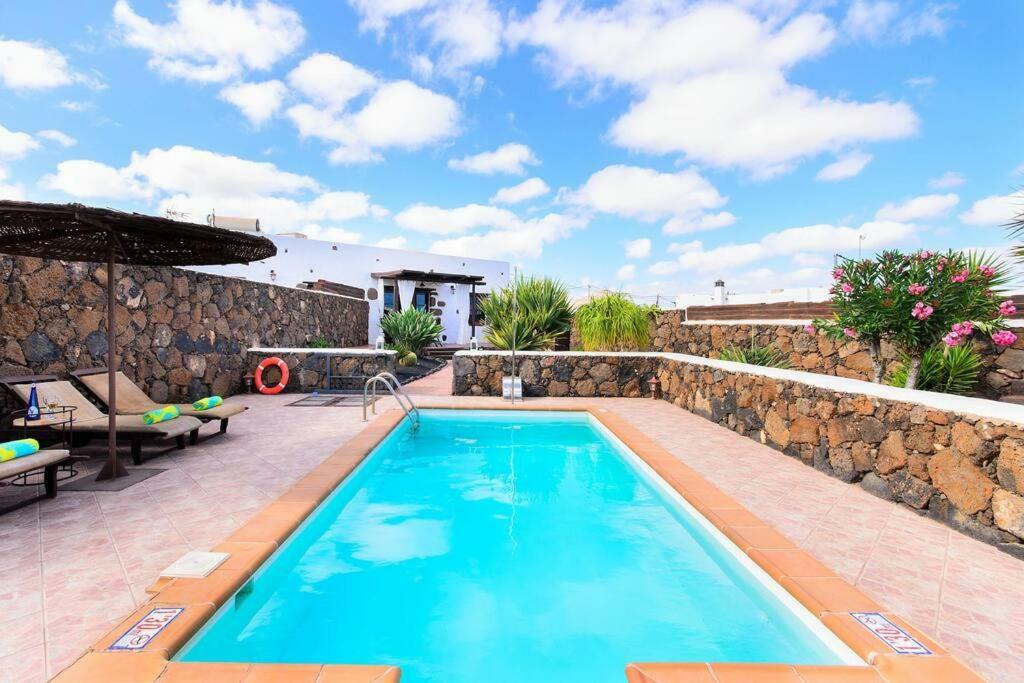 El Caserío De Güime Con Piscina Climatizada Casa rural San Bartolomé