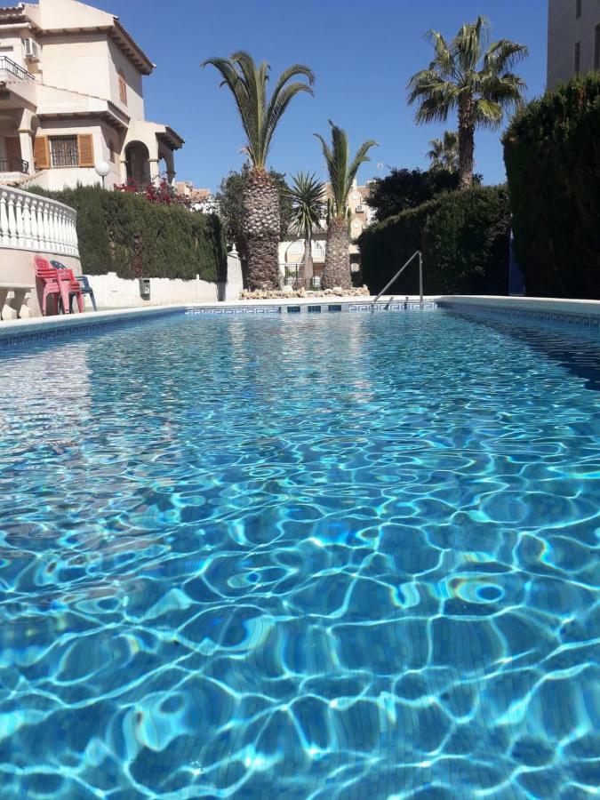 Residencia Alhambra Cisnes Apartment Torrevieja