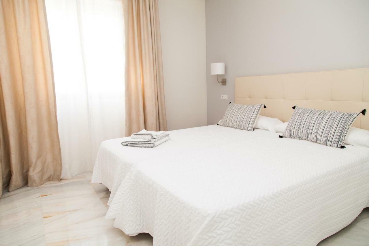 Jardines Del Puerto For Up To 6, Totally Refurbished 2025, Gardens, Pools, Garage, Wifi Apartment Marbella