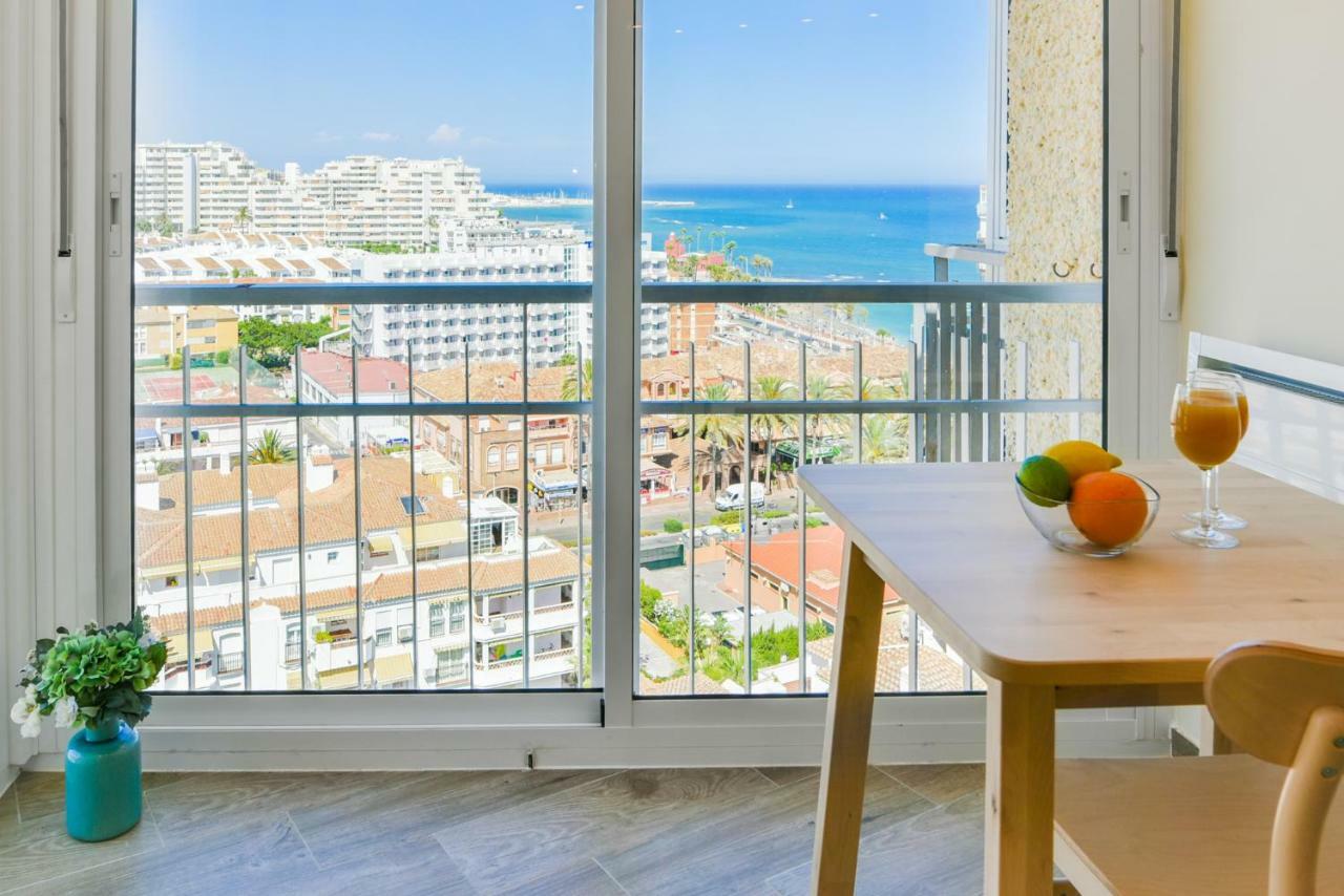 Seafront Top Floor Studio Apartamento Benalmádena