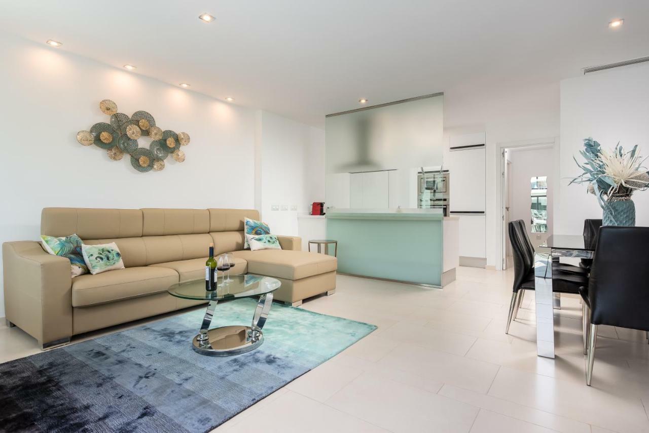 The Waves, Luxurious 5*, Wifi, Olympic Pool Apartamento