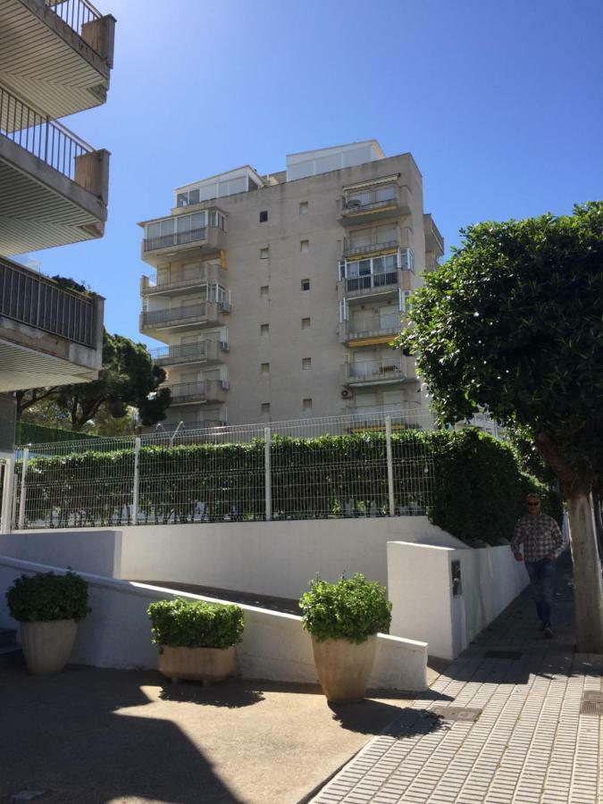 Familiar Leomar Salou
