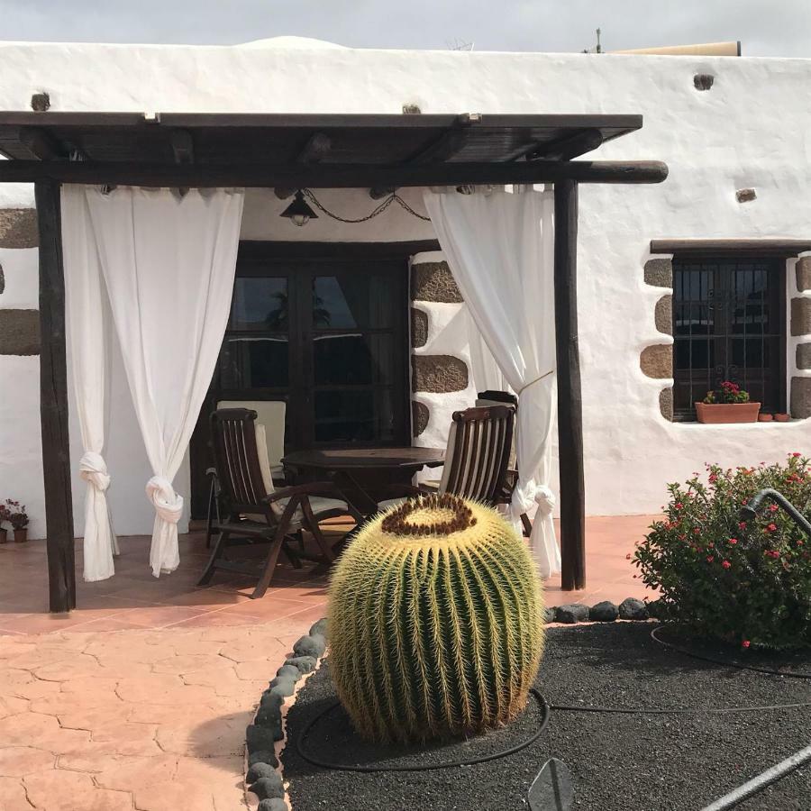 El Caserío De Güime Con Piscina Climatizada Casa rural