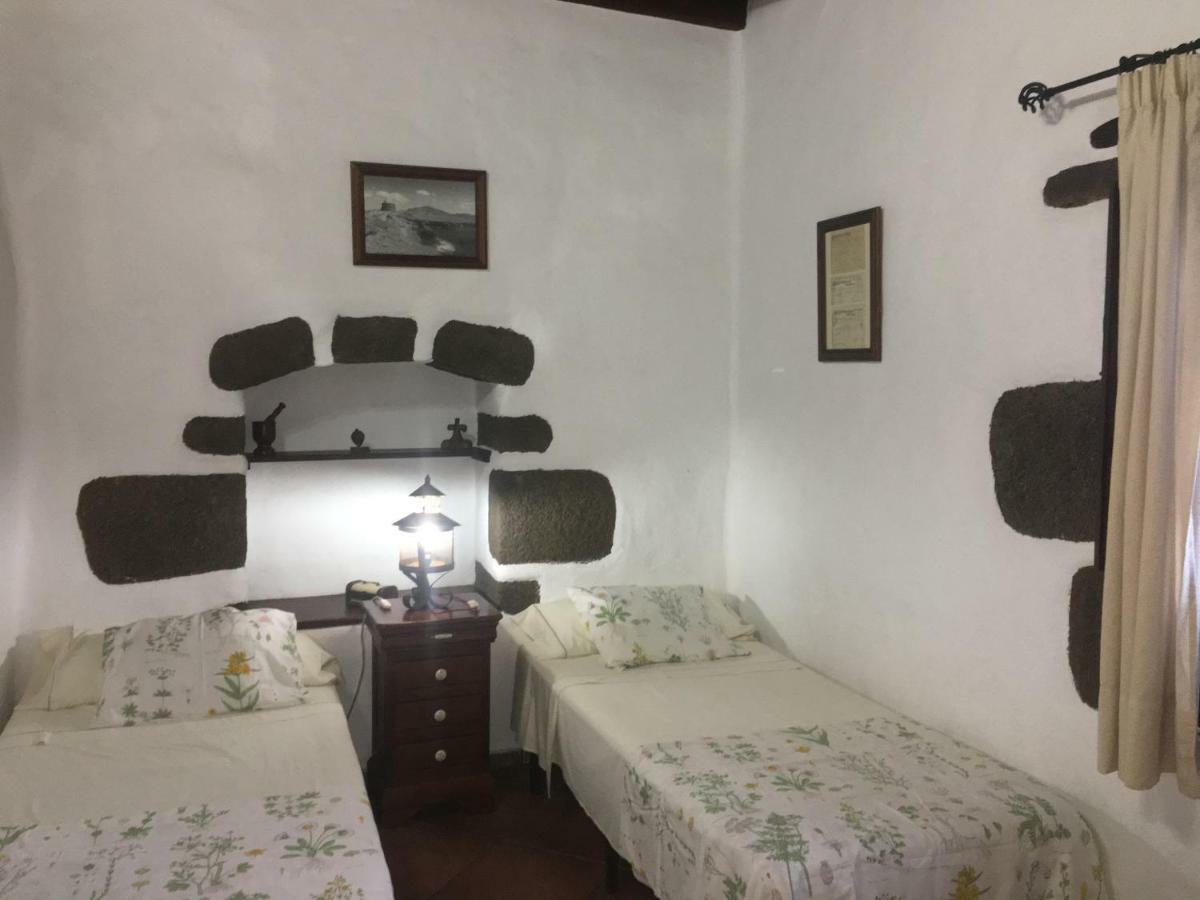 El Caserío De Güime Con Piscina Climatizada Casa rural