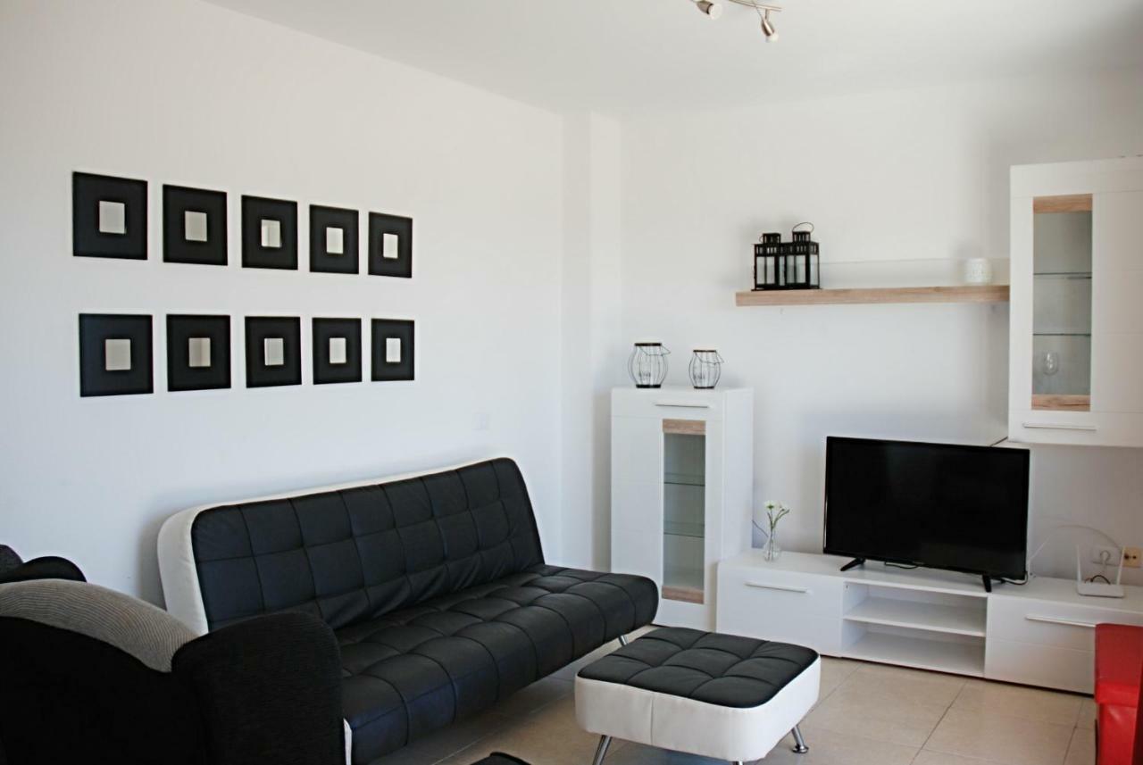 Front Beach, 4 People, Free Wifi Apartamento