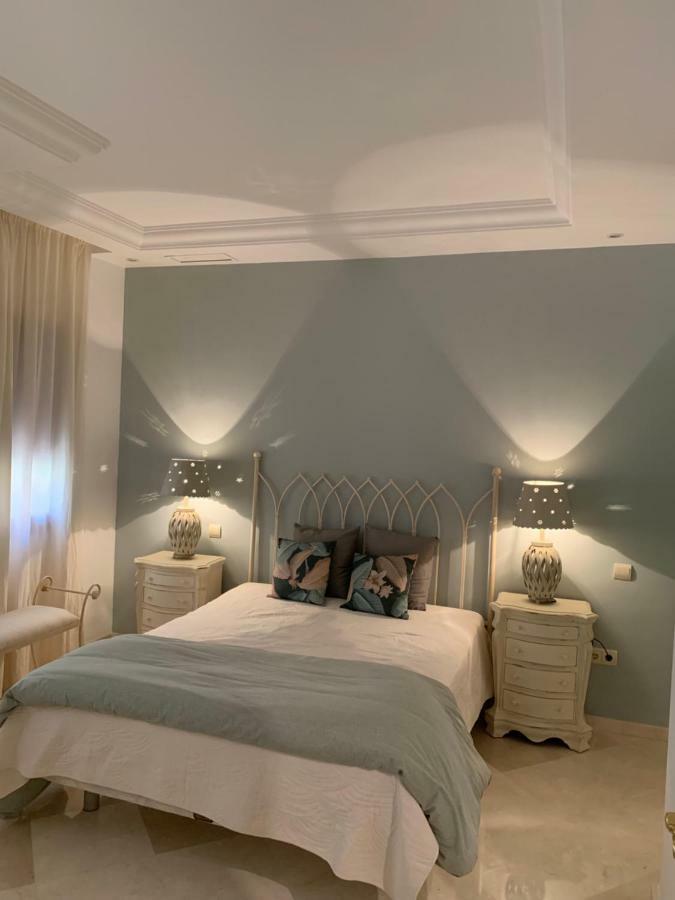 Beachside In Apartment Marbella