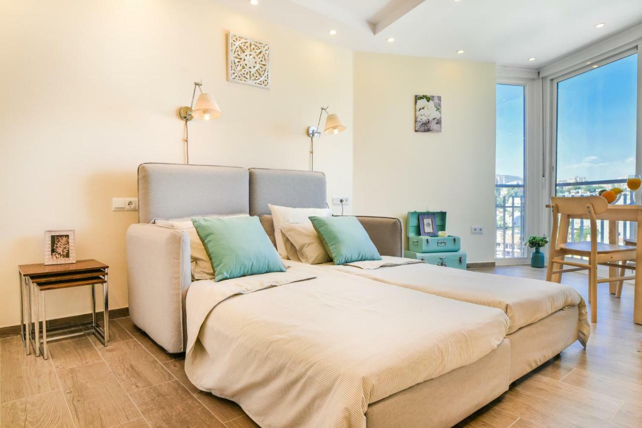Seafront Top Floor Studio Apartamento Benalmádena