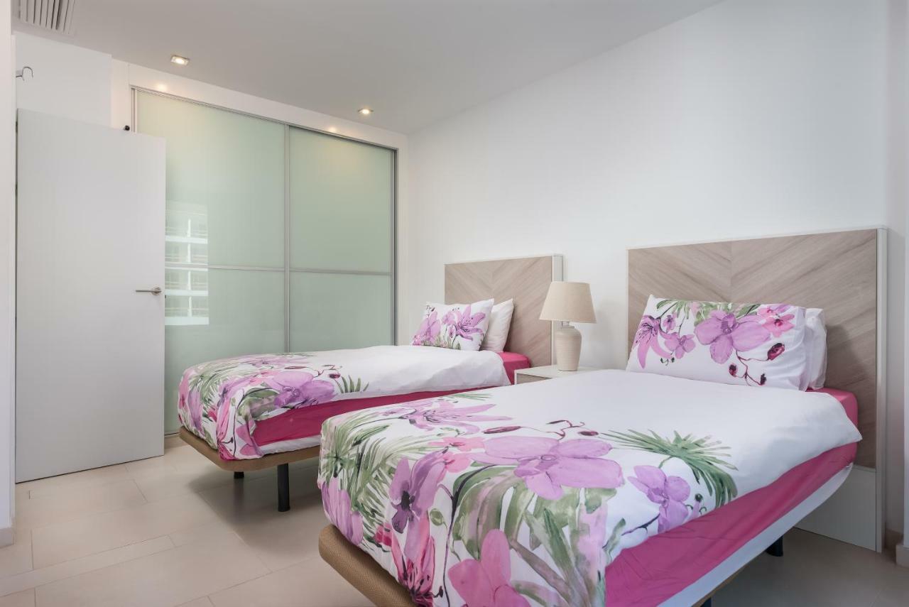 The Waves, Luxurious 5*, Wifi, Olympic Pool Apartamento
