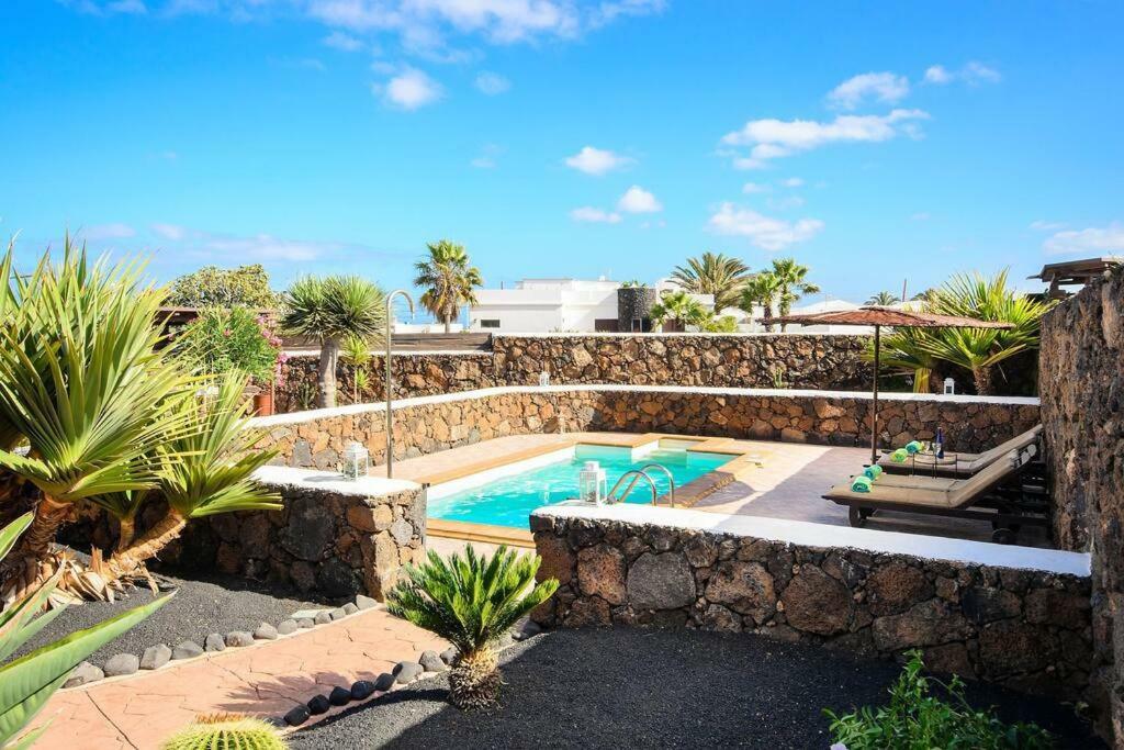 El Caserío De Güime Con Piscina Climatizada Casa rural