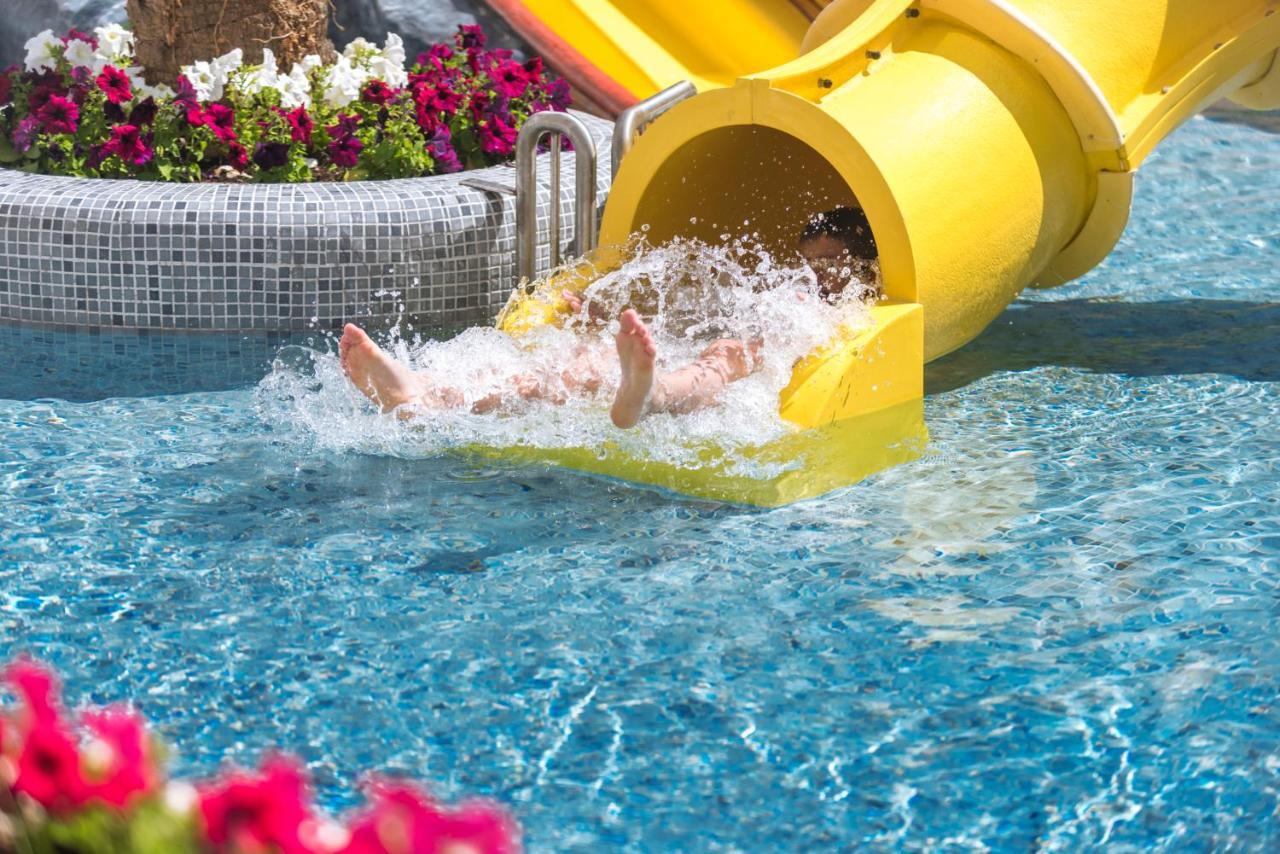 Oasis Park Splash Hotel 4*
