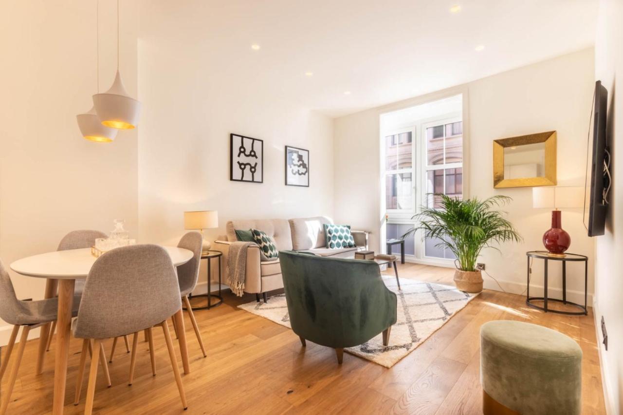 Luxury Guggenheim Museum Apartment Bilbao