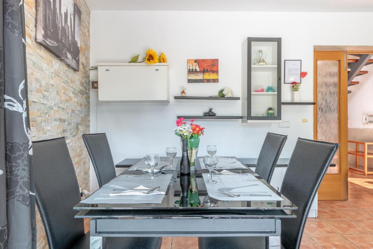 Holiday home Adosado Con Piscina Alcanada