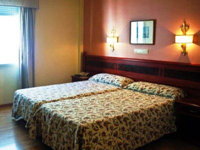 Hotel Reyes Católicos 3*