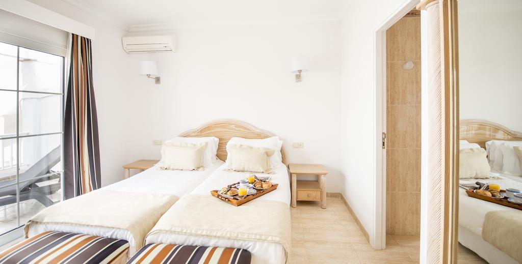 Ona Village Apartahotel 4*