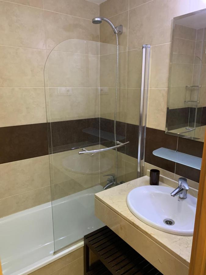 Sunny Place 2 Bedrooms, 8 Min From The Beach *