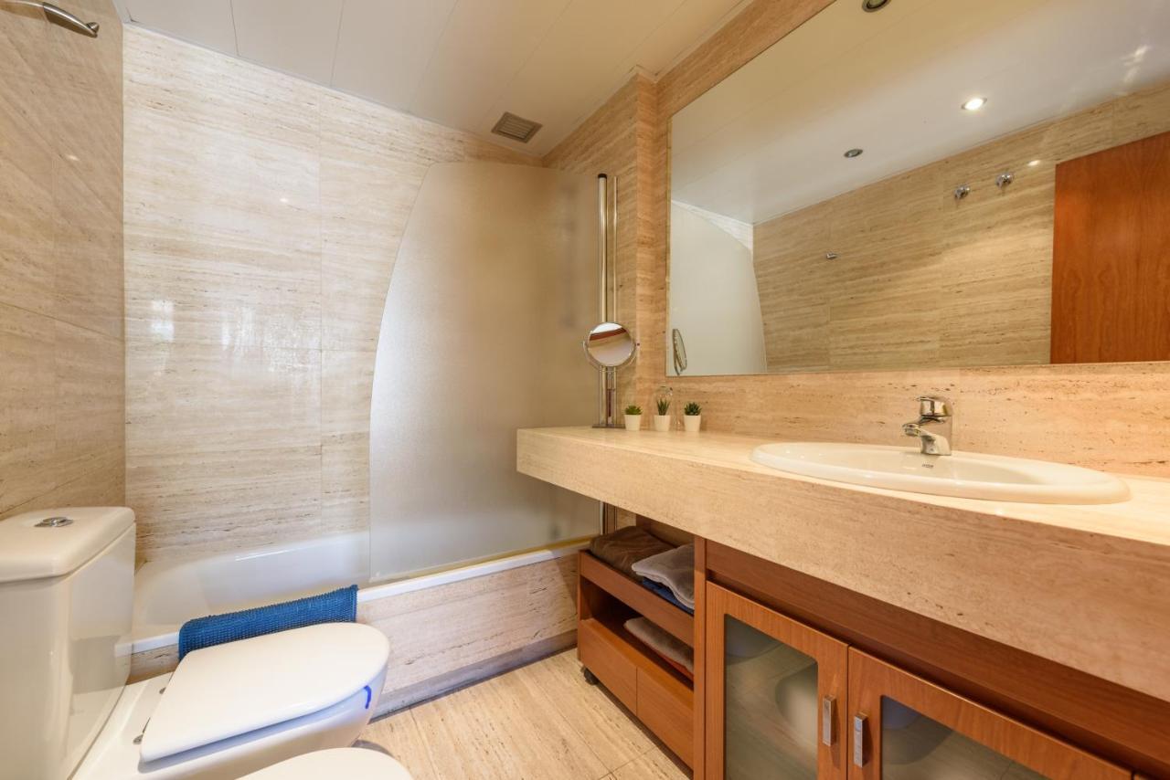 Ramblasrentals Stylish Bright 3br New Catalan Flat 10m Ramblas - Parking - Wifi Barcelona