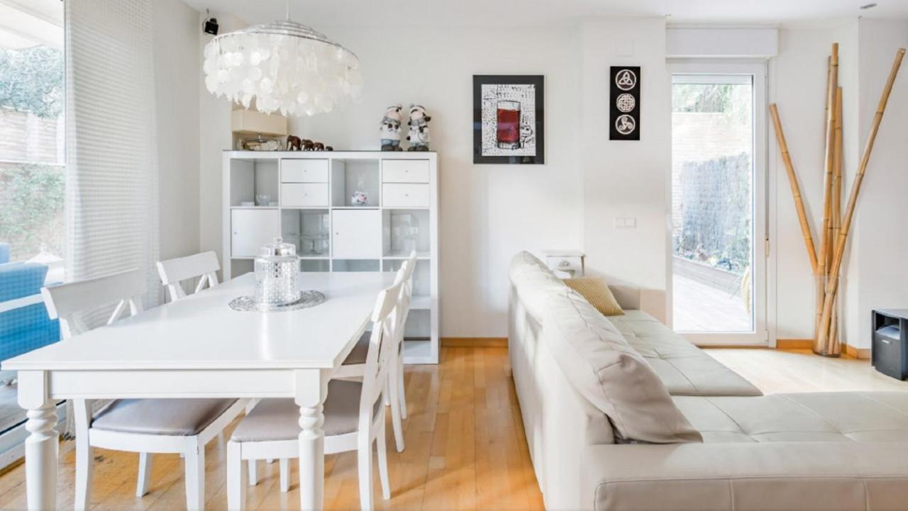 Bonito Duplex Con Piscina En Barcelona&playa *