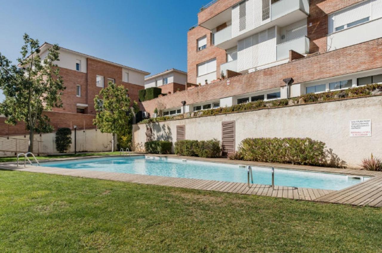 Bonito Duplex Con Piscina En Barcelona&playa Apartamento