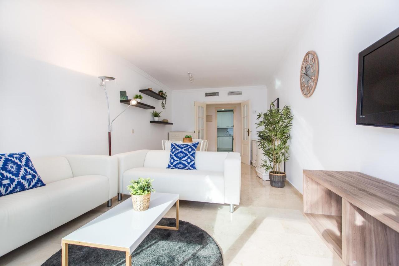 Apartment Awesome 2 Bedroom Apt With Pool And Parking In Puerto Banus - Rdr197