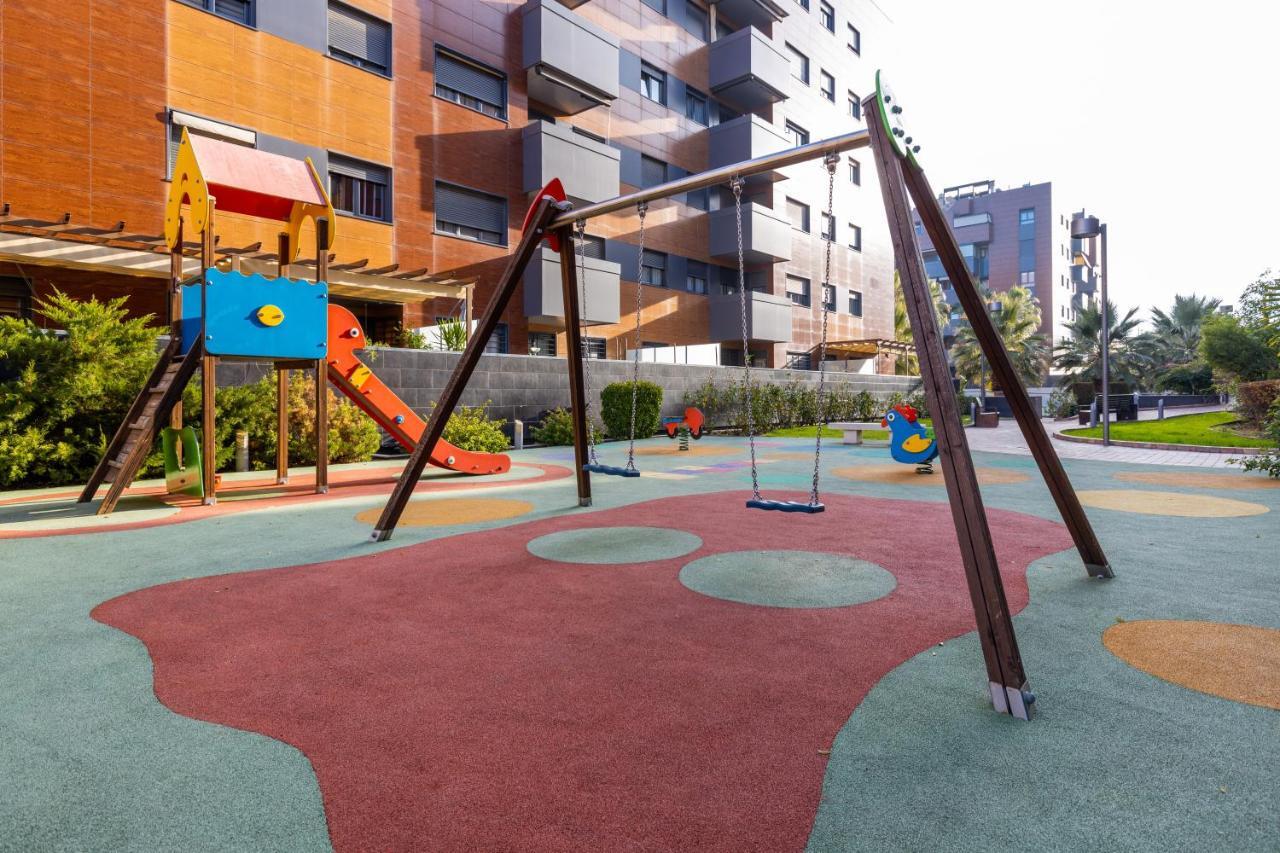 Apartamento Cris Ii,emir 1-piscina Gym & Parking, Parque De Las Ciencias Apartment