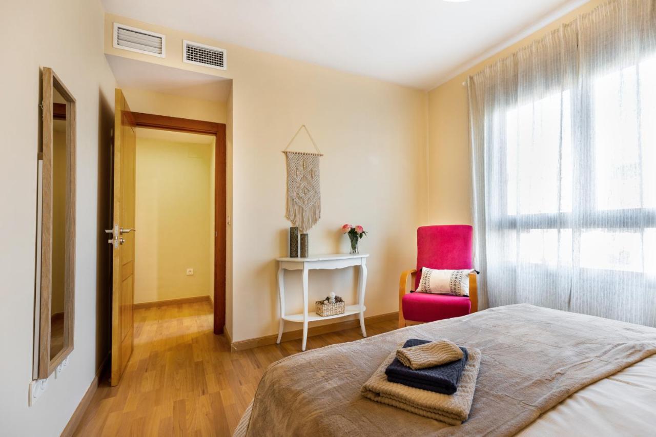 Apartamento Cris Ii,emir 1-piscina Gym & Parking, Parque De Las Ciencias *
