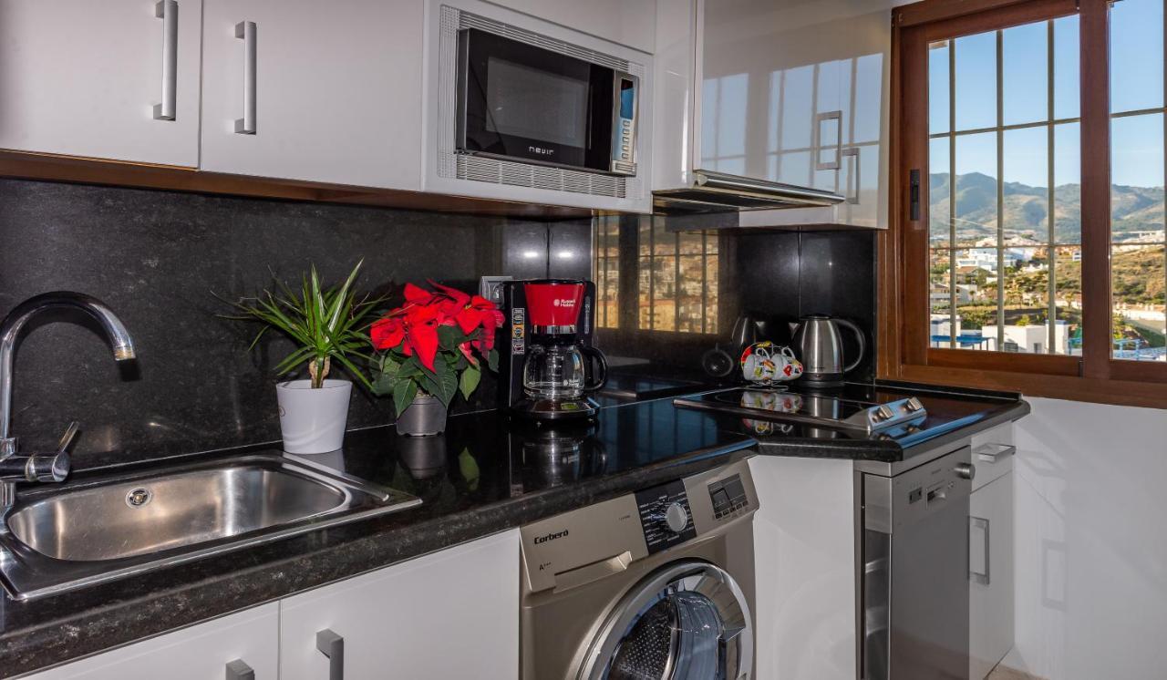 Beachfront With Sea Views Aloha Playa Apartamento *