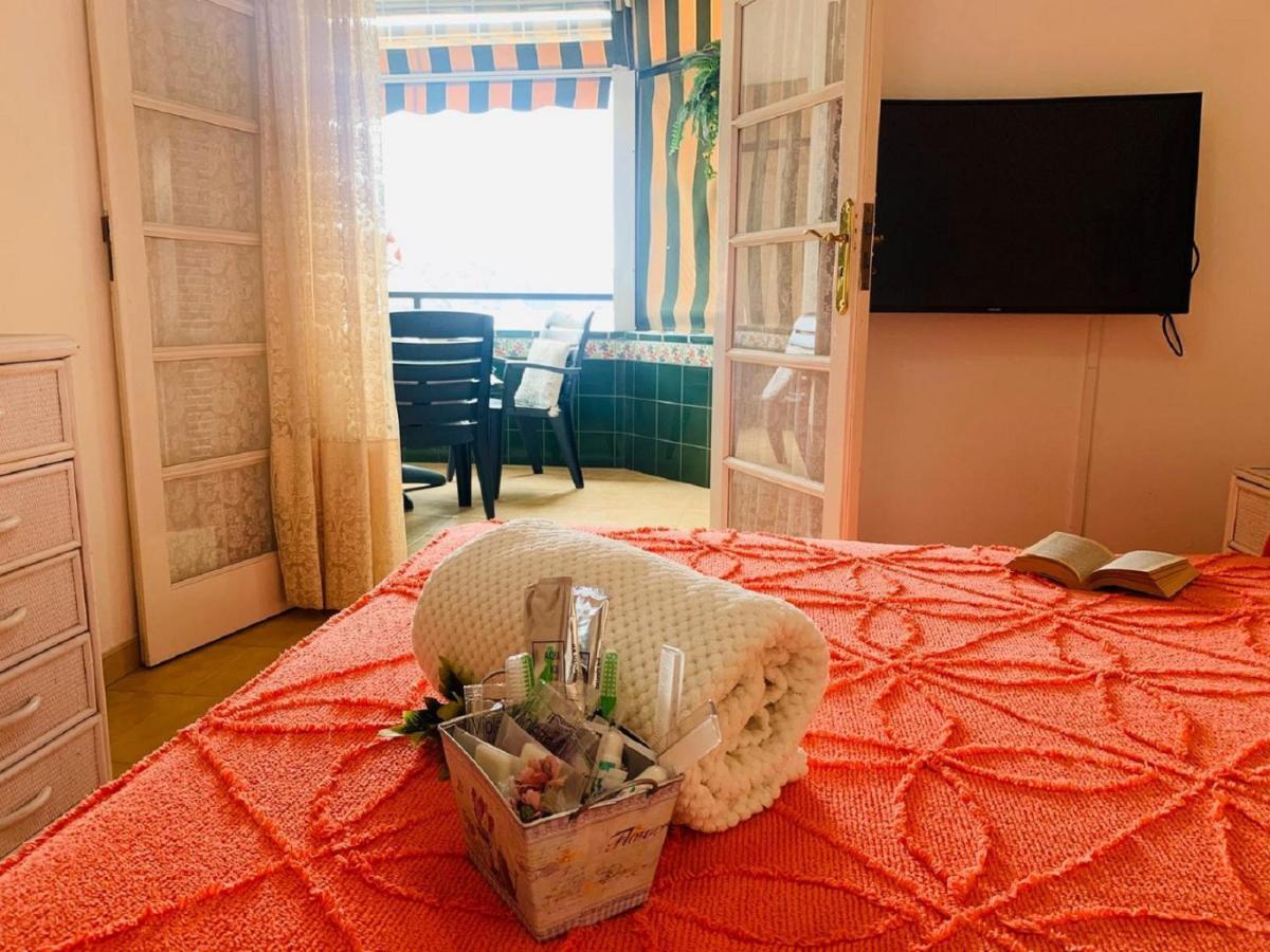 Apartment Views To The Infinite Sea In Cristianos