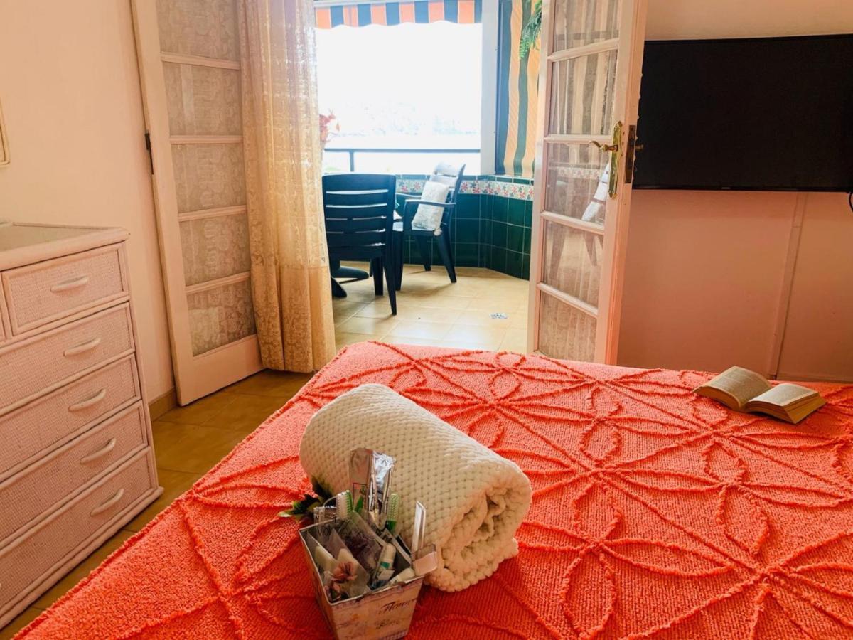 Apartment Views To The Infinite Sea In Cristianos *