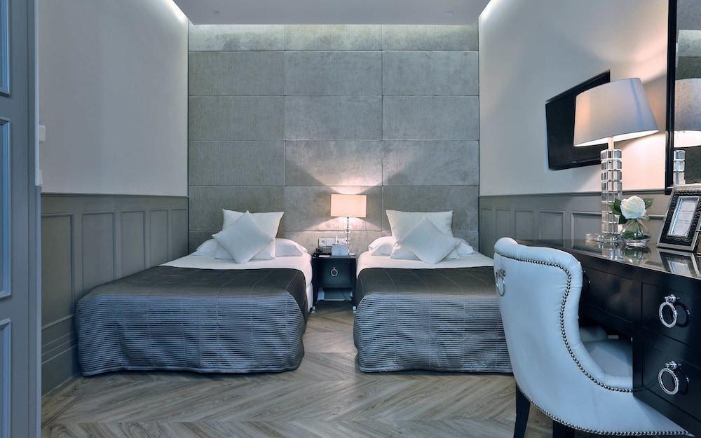 Mim Es Vive - Adults Only 4*