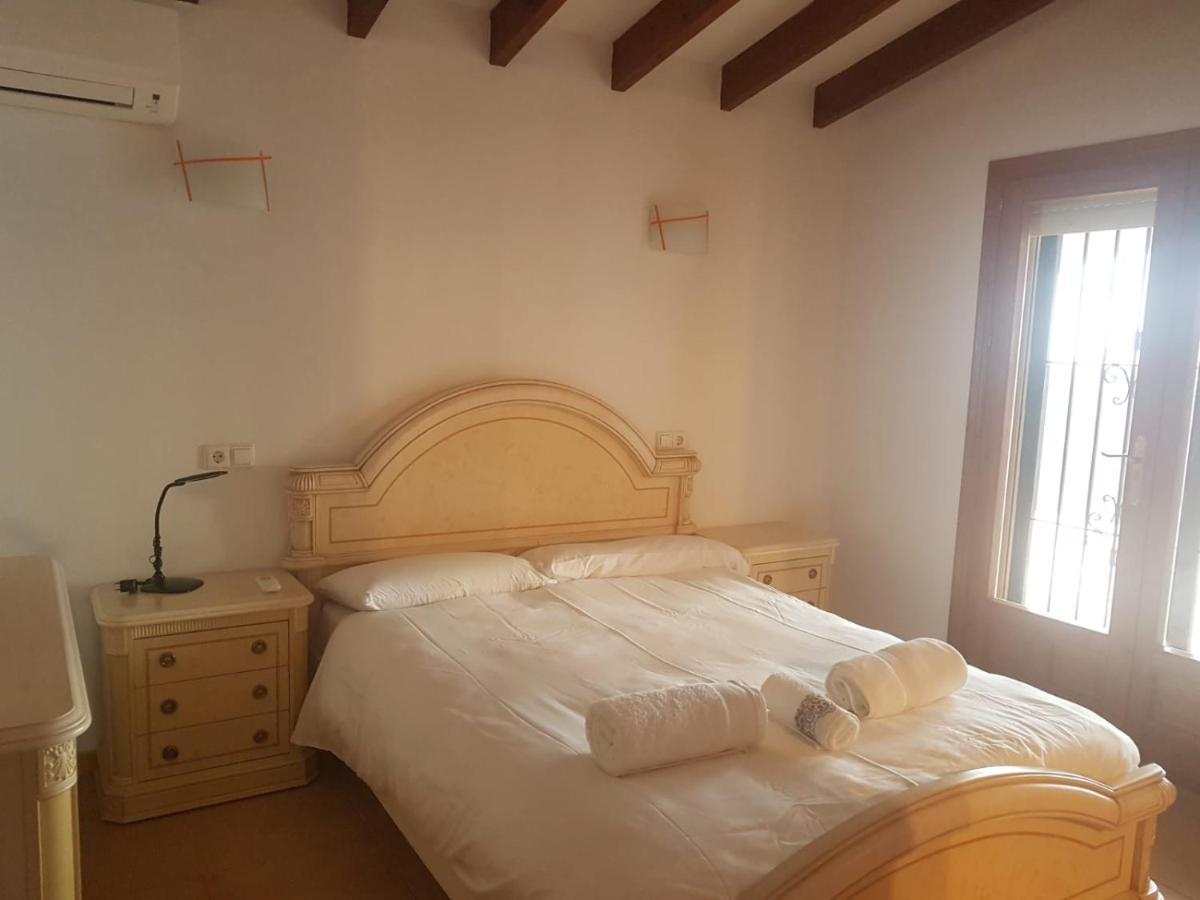 Book It Attias Moraira