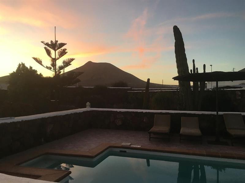 El Caserío De Güime Con Piscina Climatizada Casa rural *