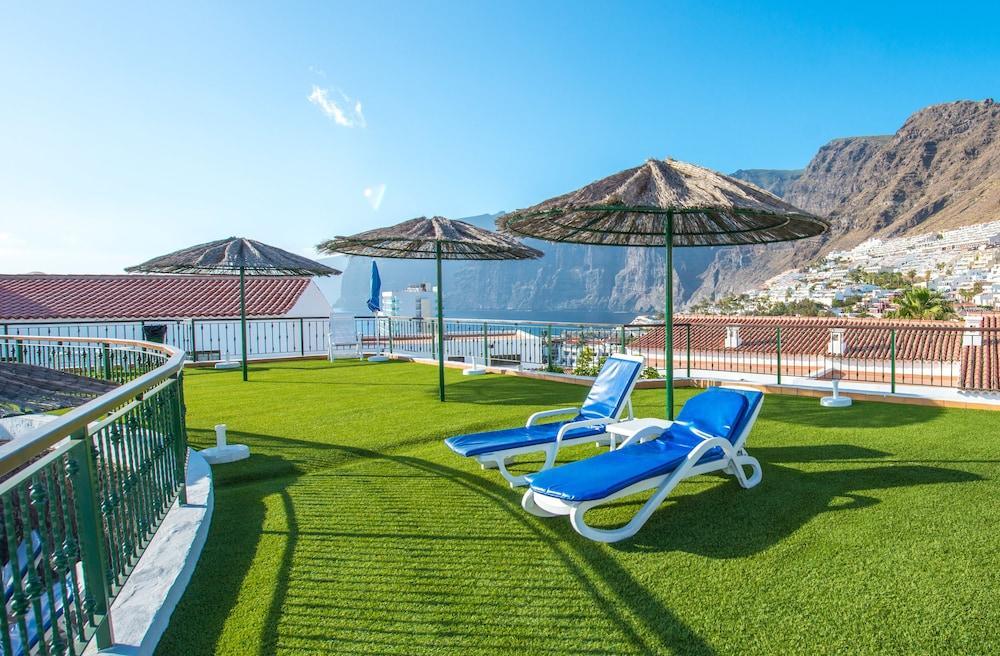 Ona Rosas Apartahotel