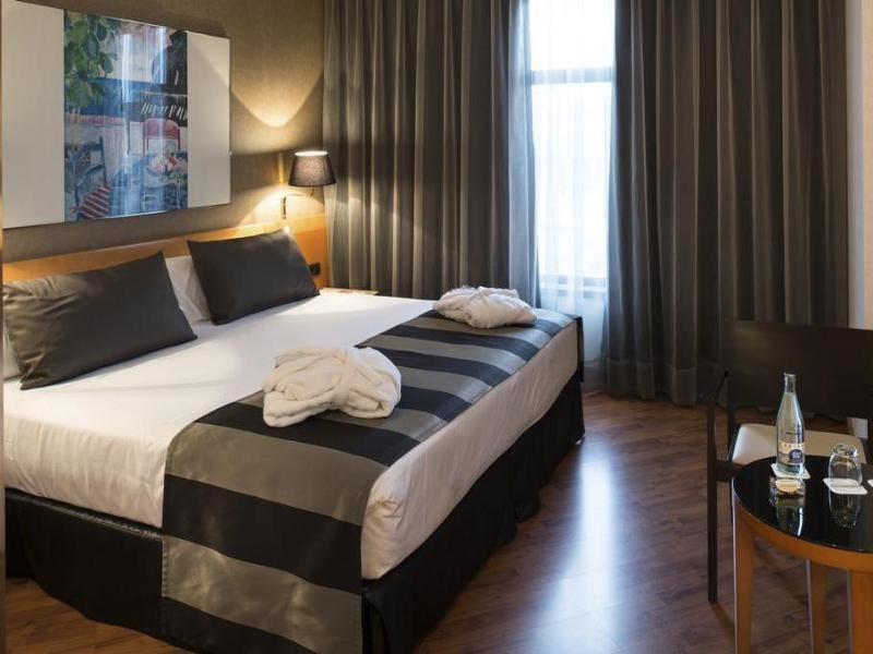 Catalonia Plaza Hotel 4*