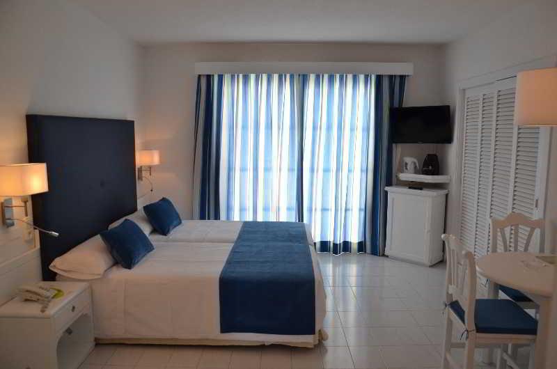 Club Cala Pada 2*