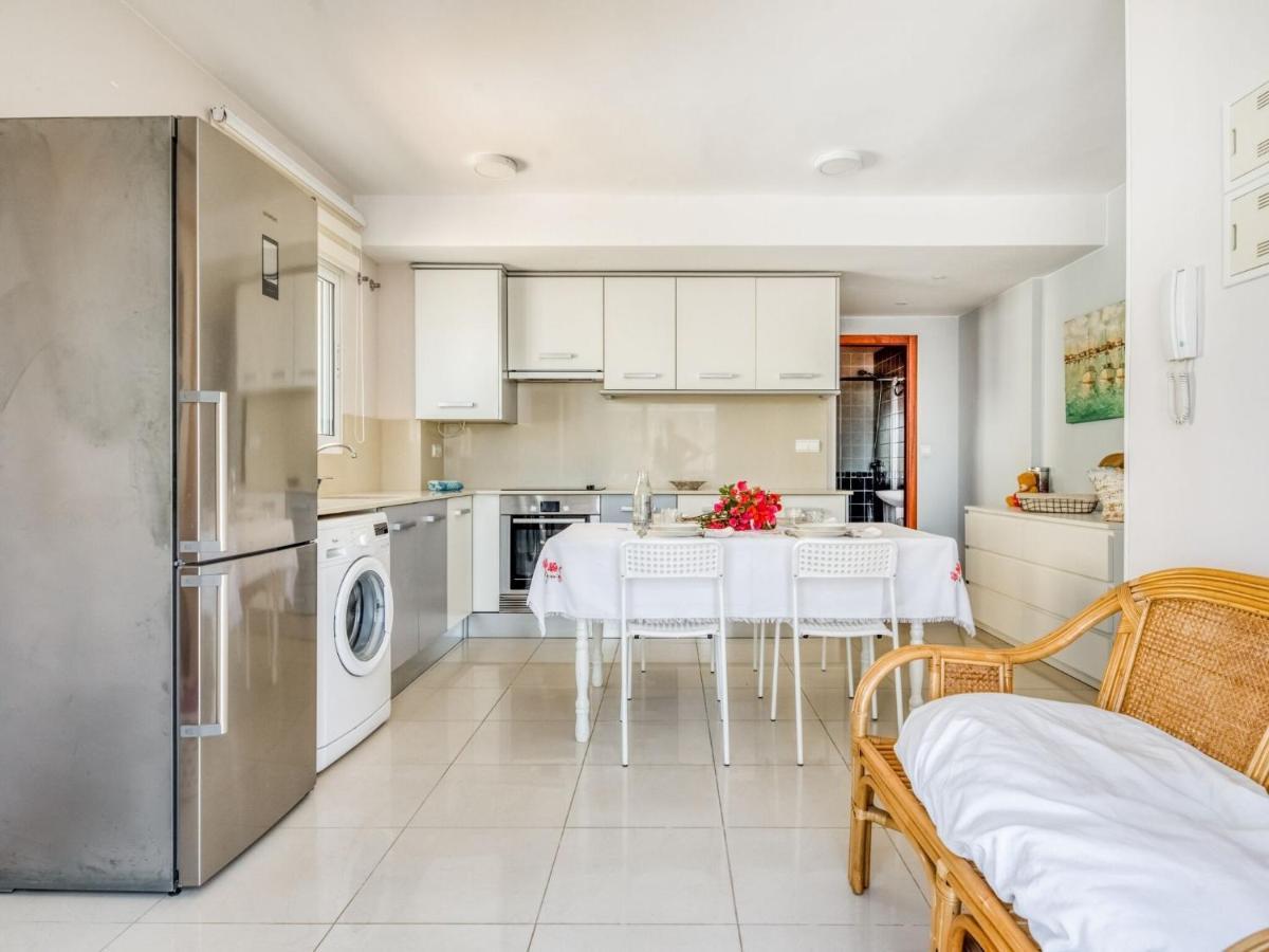 Spacious In With Swimming Pool *