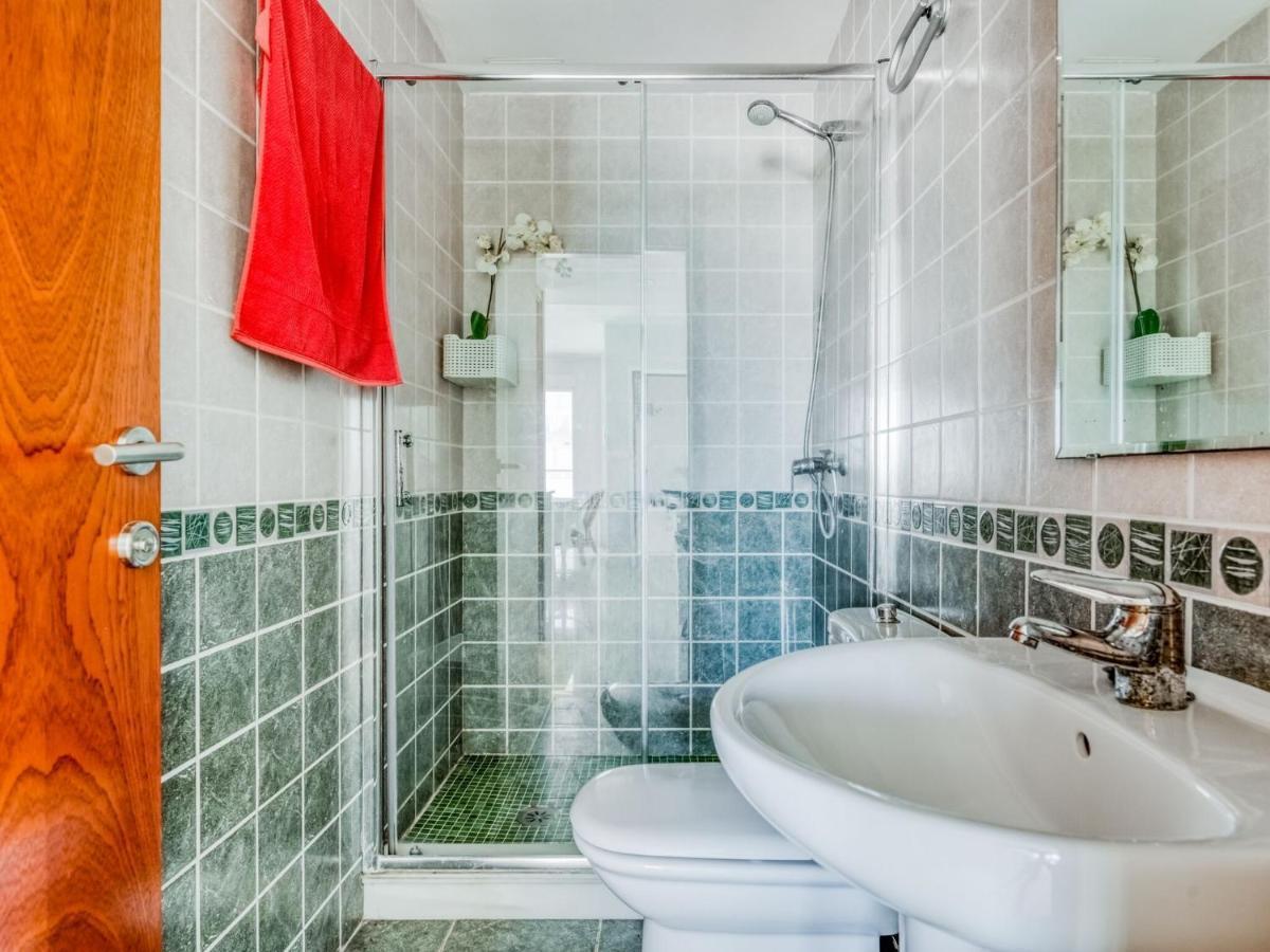 Spacious In With Swimming Pool Holiday home *