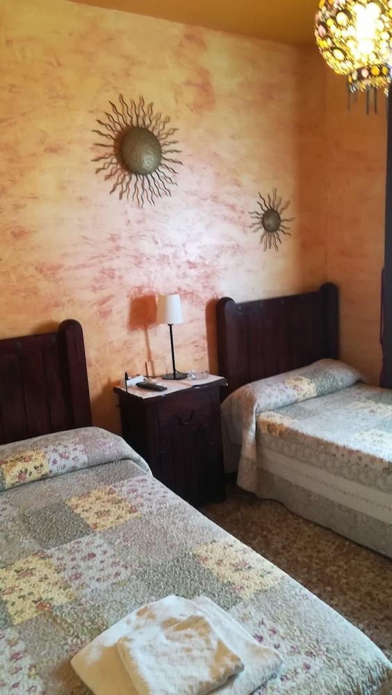 Guest house Restaurante La Diligencia Cunit