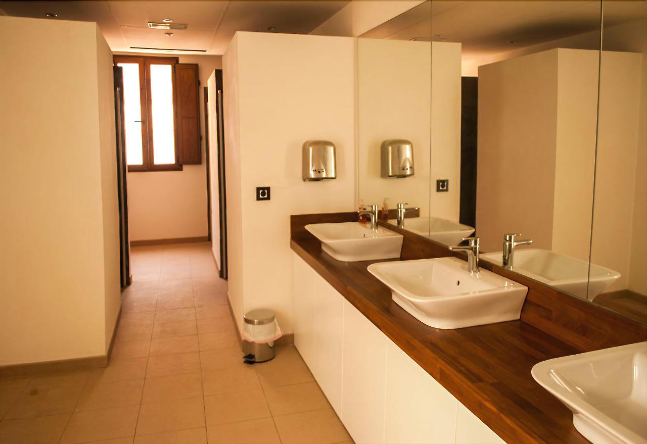 Youth Hostal
