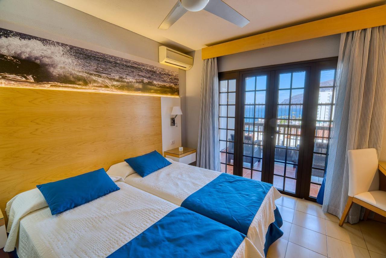 Ona Rosas Apartahotel
