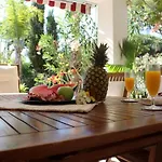 Villa andaluza en zona Playa Barrosa con piscina y barbacoa